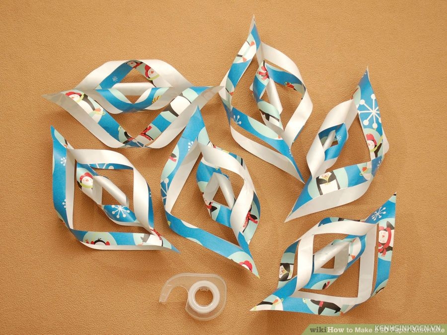 aid67689-900px-make-a-3d-paper-snowflake-step-8-version-5.jpg